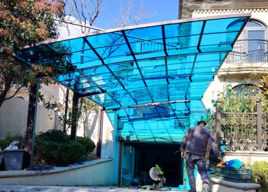 小區(qū)停車(chē)場(chǎng)出入口車(chē)棚工程